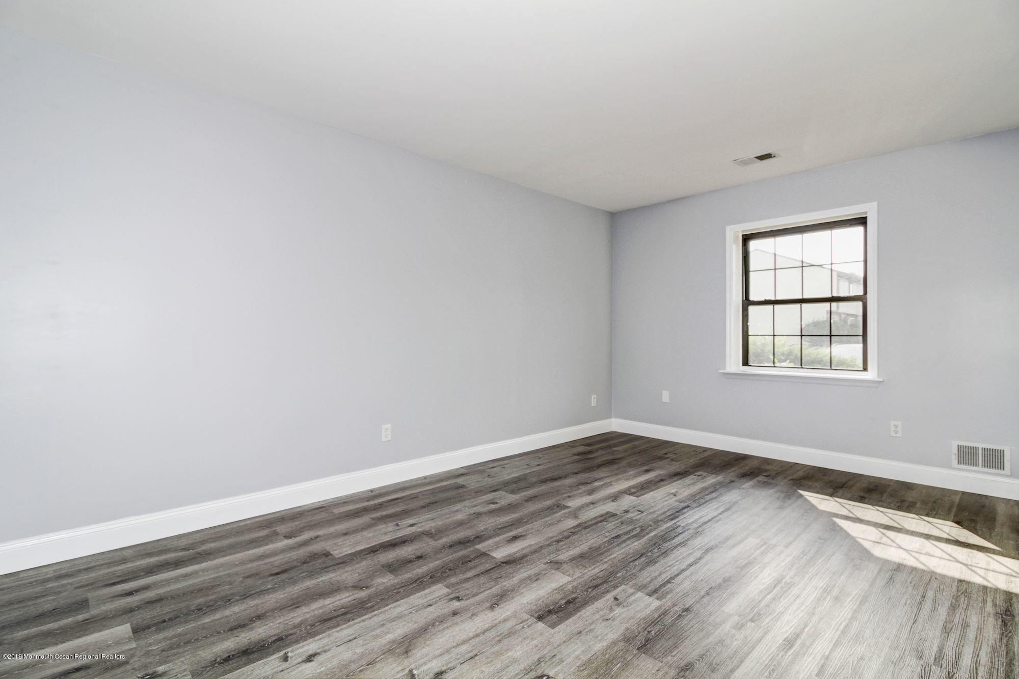 1194 Sawmill Road Brick, NJ 08724 - Photo 6 of 16 007_1194_Sawmill_rd_273620_469568