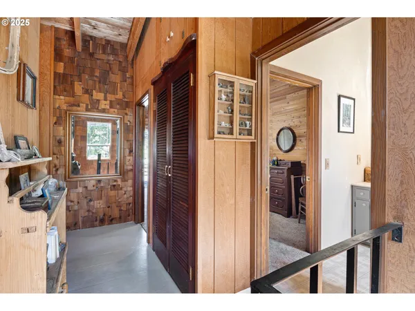$549,000 | 38350 McKenzie Highway, Springfield, OR 97478