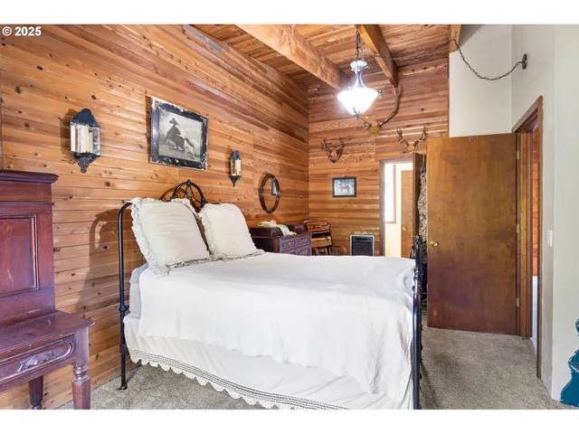 $549,000 | 38350 McKenzie Highway, Springfield, OR 97478