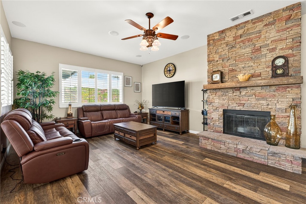 1710 Reyes Lane Beaumont, CA 92223 - Photo 5 of 34