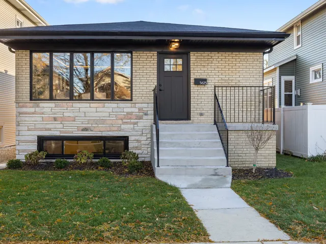 $550,000 | 5625 West Leland Avenue, Chicago, IL 60630