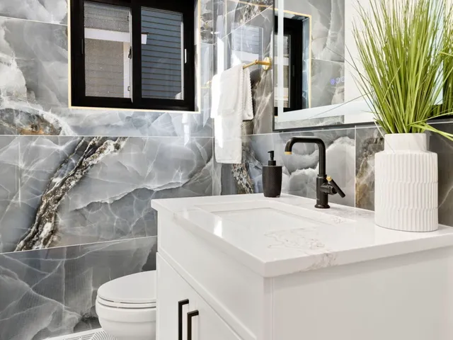 $550,000 | 5625 West Leland Avenue, Chicago, IL 60630