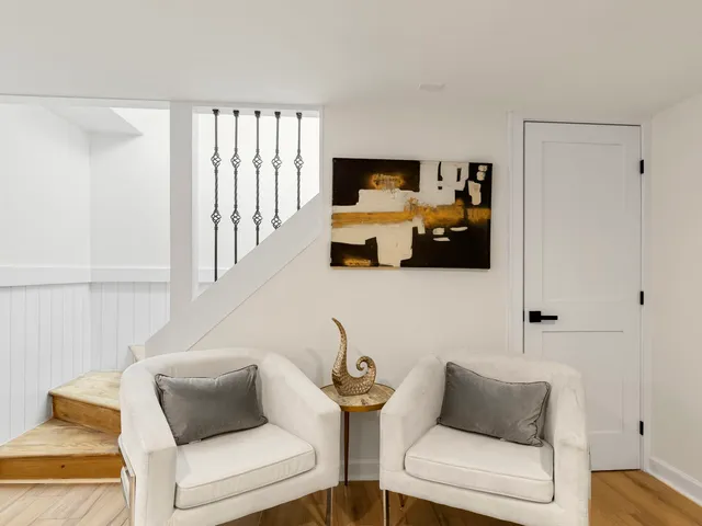 $550,000 | 5625 West Leland Avenue, Chicago, IL 60630