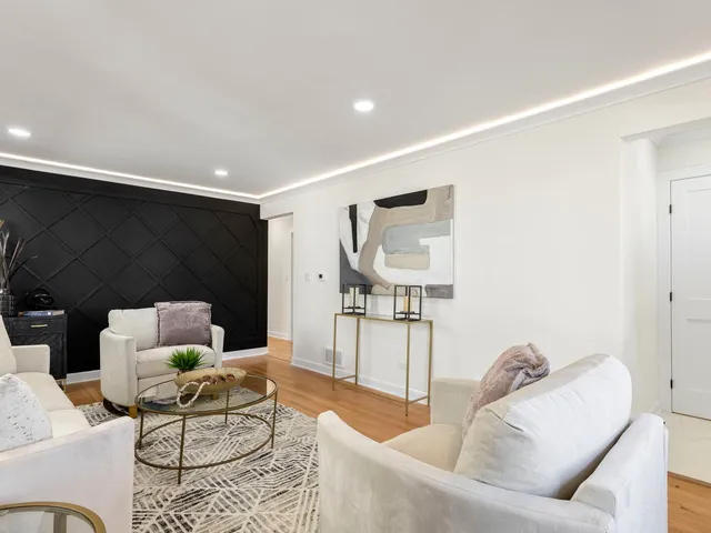 $550,000 | 5625 West Leland Avenue, Chicago, IL 60630