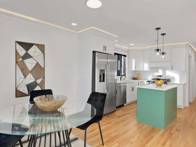 $550,000 | 5625 West Leland Avenue, Chicago, IL 60630