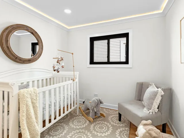 $550,000 | 5625 West Leland Avenue, Chicago, IL 60630