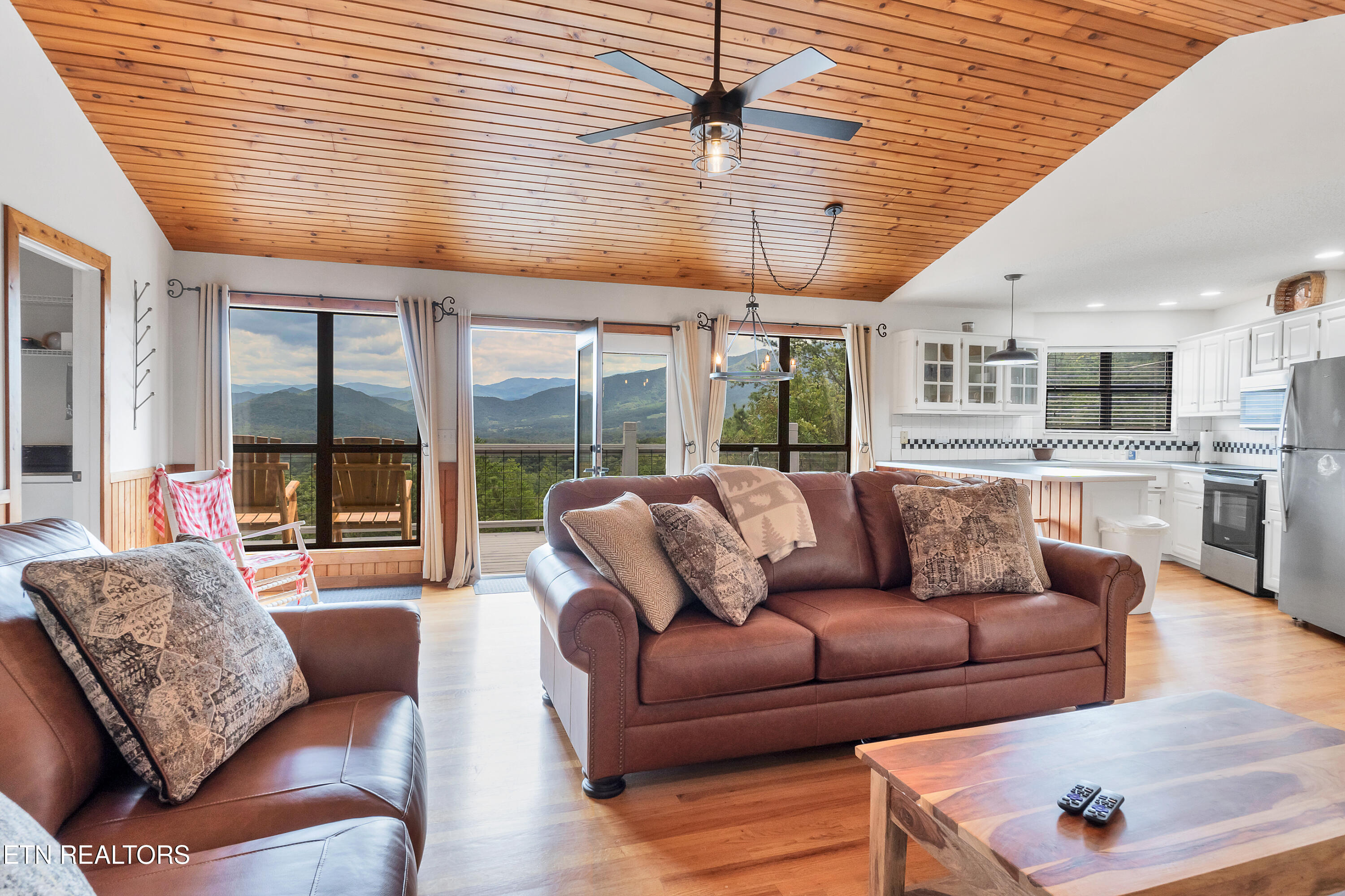 544 Nathans Nook Road Townsend, TN 37882 - Photo 8 of 31 DSC03542