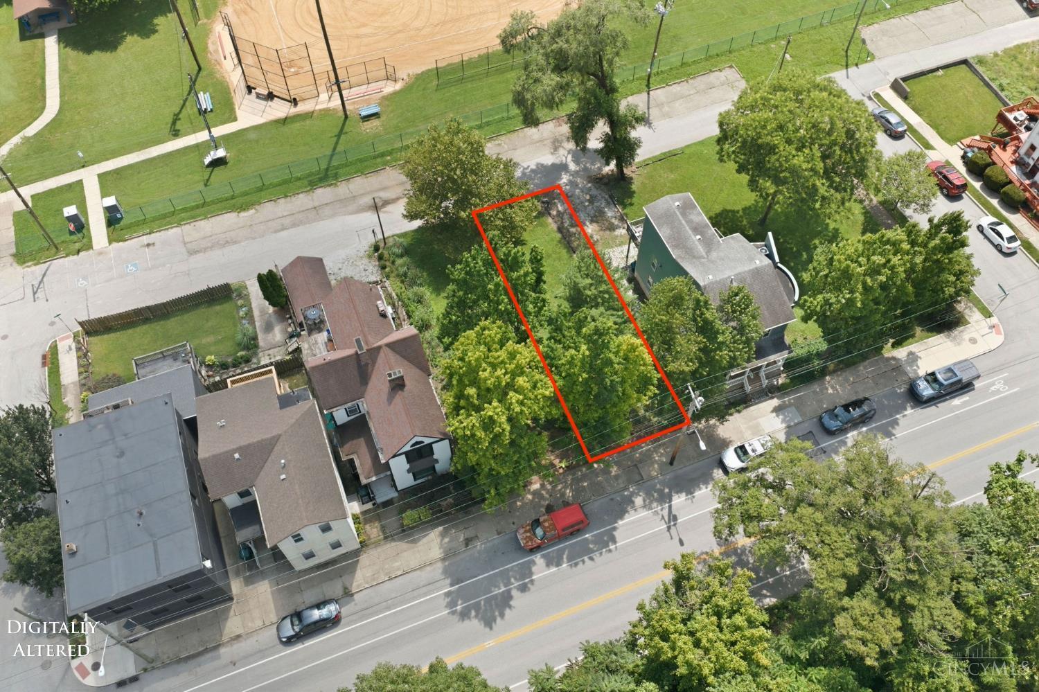 3035 Riverside Drive Cincinnati, OH 45226 - Photo 1 of 9
