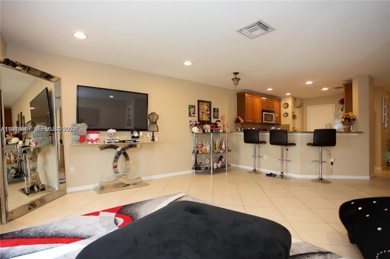 8986 Chambers Street, Unit 8986 Tamarac, FL 33321 - Photo 4 of 11