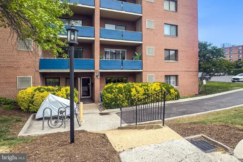 $365,000 | 1931 North Cleveland Street, Unit 112, Arlington, VA 22201