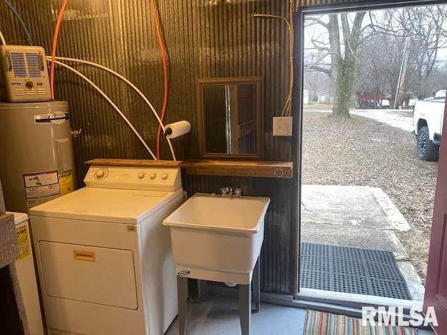 $12,000 | 408 North Toledo Street, Martinsville, IL 62442