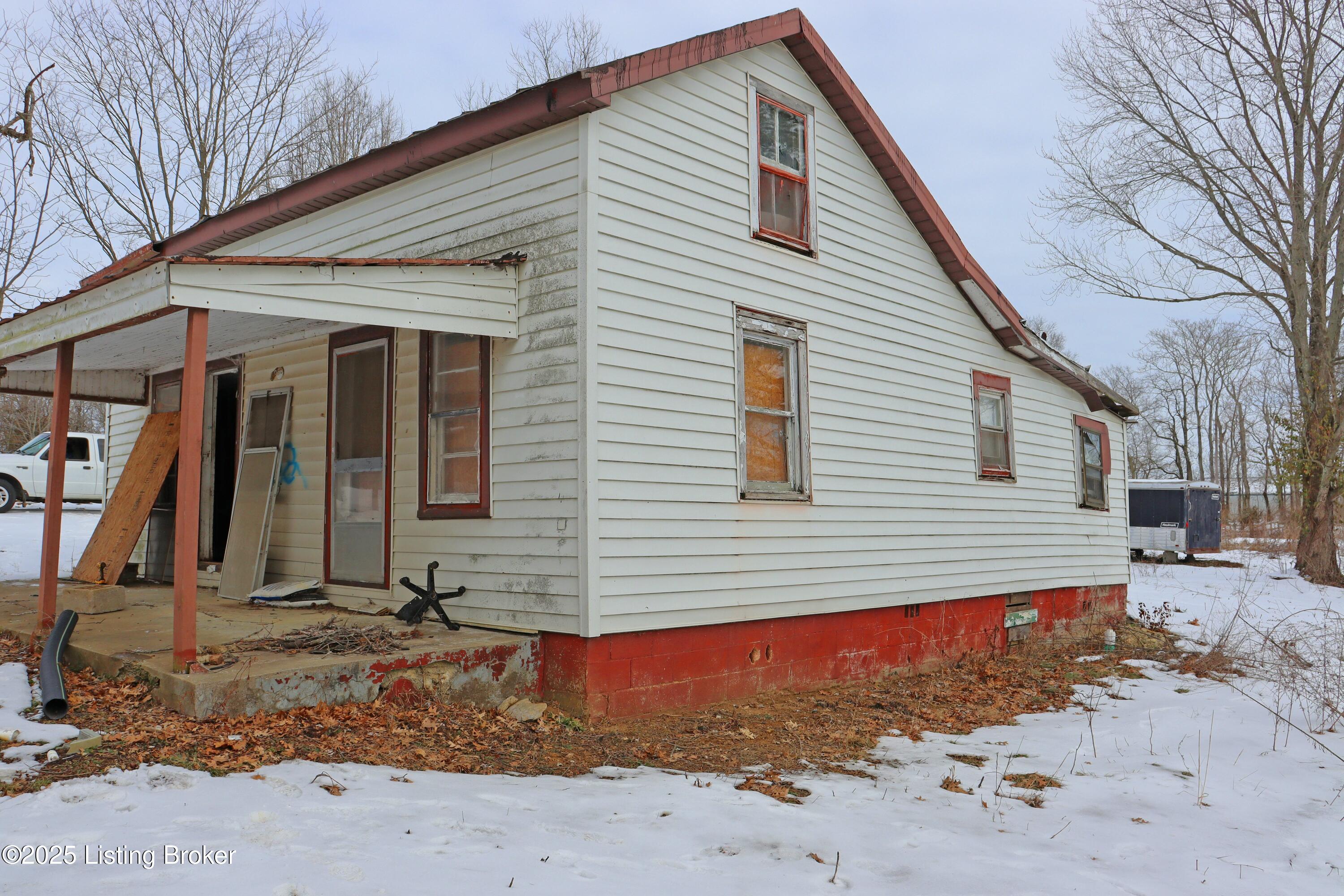 182 Cemetery Road New Castle, KY 40050 - Photo 5 of 32 Front 4