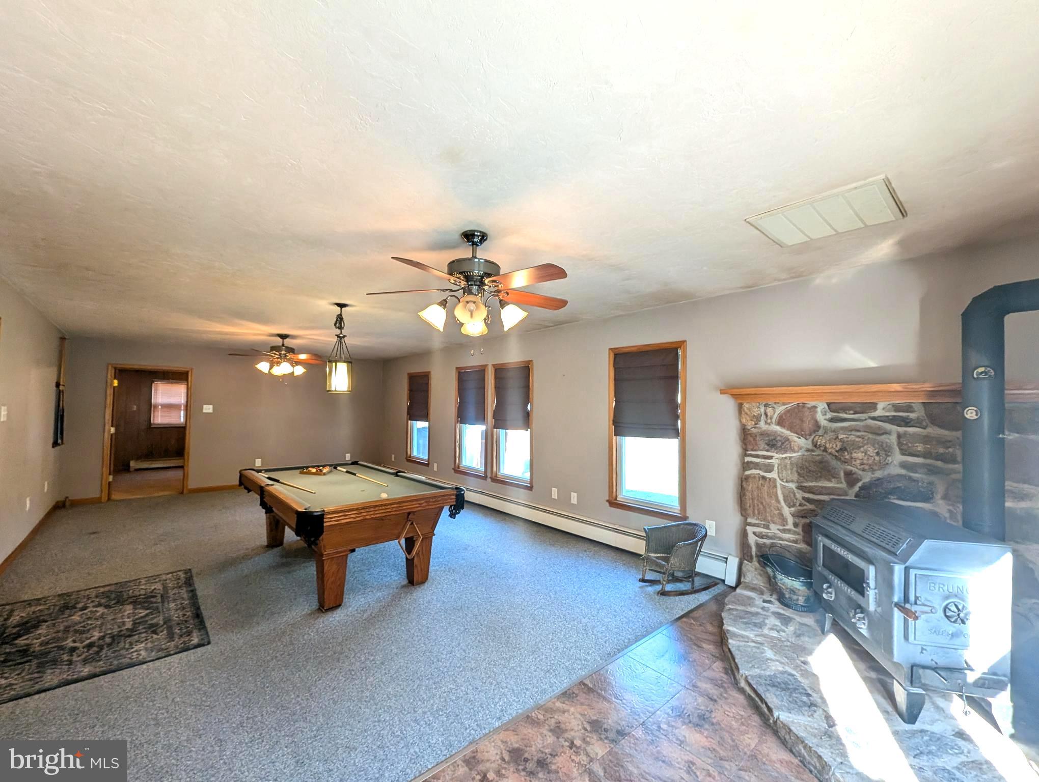 645 Miltonberger Road Orrtanna, PA 17353 - Photo 8 of 30 Living Room