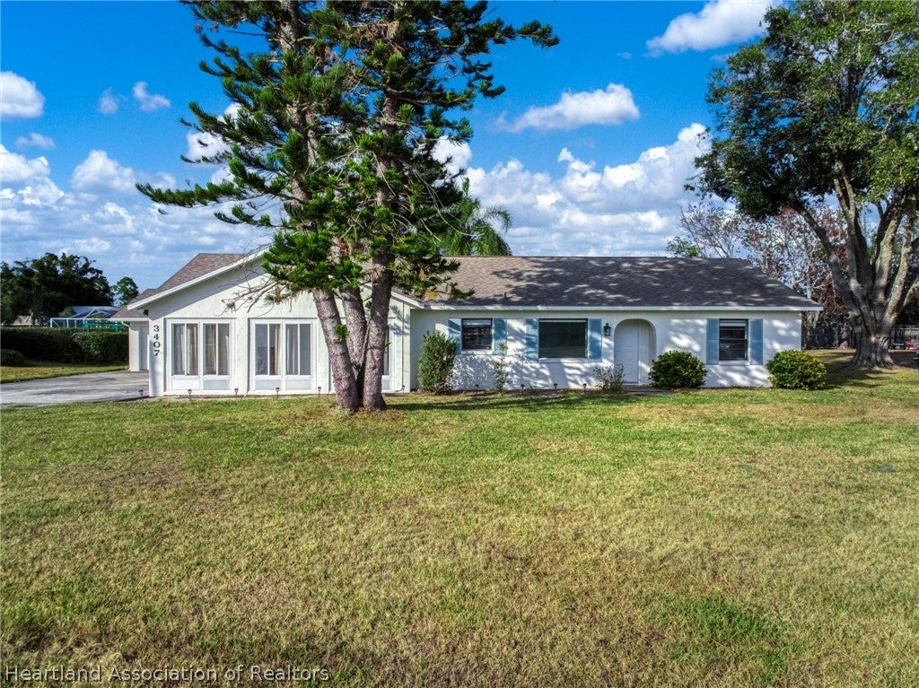 3407 Divot Road Sebring, FL 33872 - Photo 2 of 39 Gallery Image 2
