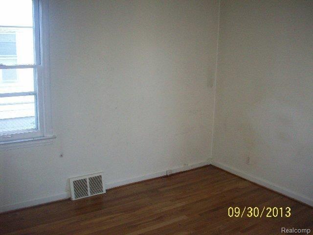 8061 Standard Street Center Line, MI 48015 - Photo 5 of 8 SECOND BEDROOM