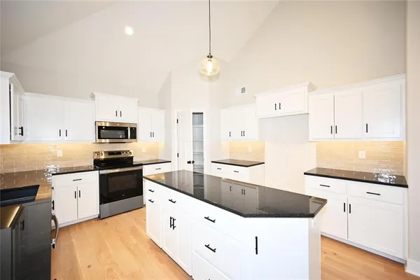 $459,000 | 108 Johnson Circle, Dearborn, MO 64439