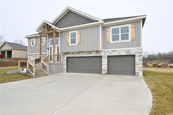 $459,000 | 108 Johnson Circle, Dearborn, MO 64439