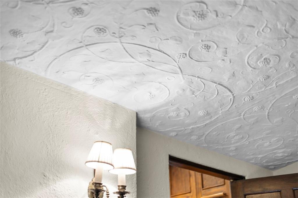 1 Robin Road Pittsburgh, PA 15217 - Photo 15 of 48 a bathroom with a bathtub and a shower