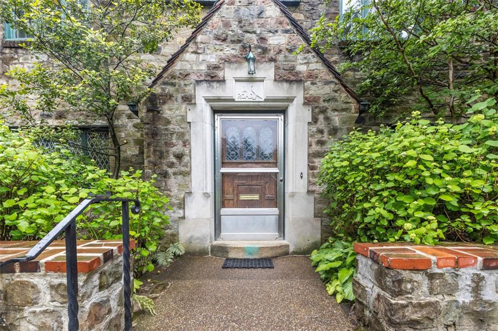 1 Robin Road Pittsburgh, PA 15217 - Photo 3 of 48 a front view of a house with garden