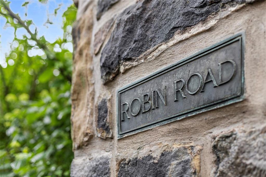 1 Robin Road Pittsburgh, PA 15217 - Photo 45 of 48 a close up of a street sign