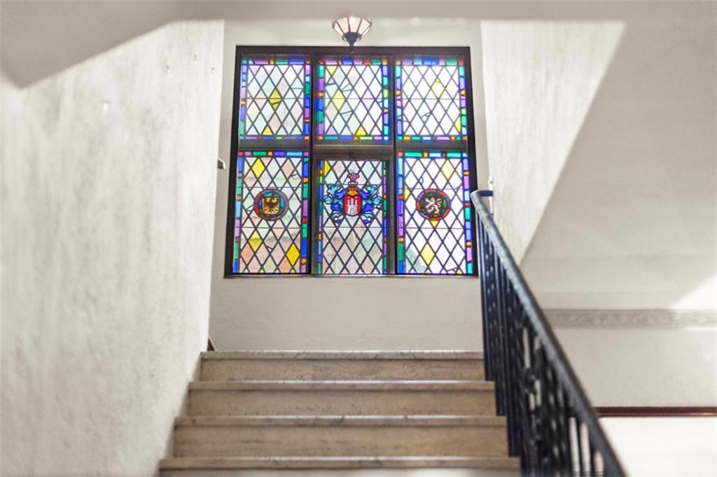 1 Robin Road Pittsburgh, PA 15217 - Photo 7 of 48 a view of entryway