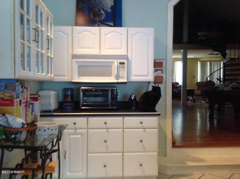 139 Rt 590 Greeley, PA 18425 - Photo 7 of 54