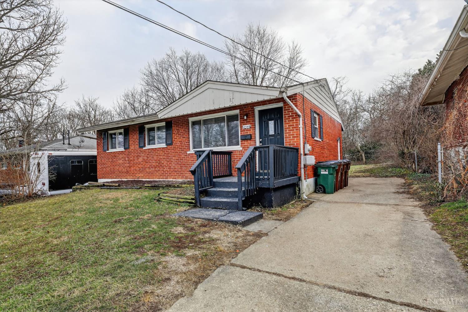 2547 Adams Road Cincinnati, OH 45231 - Photo 28 of 32