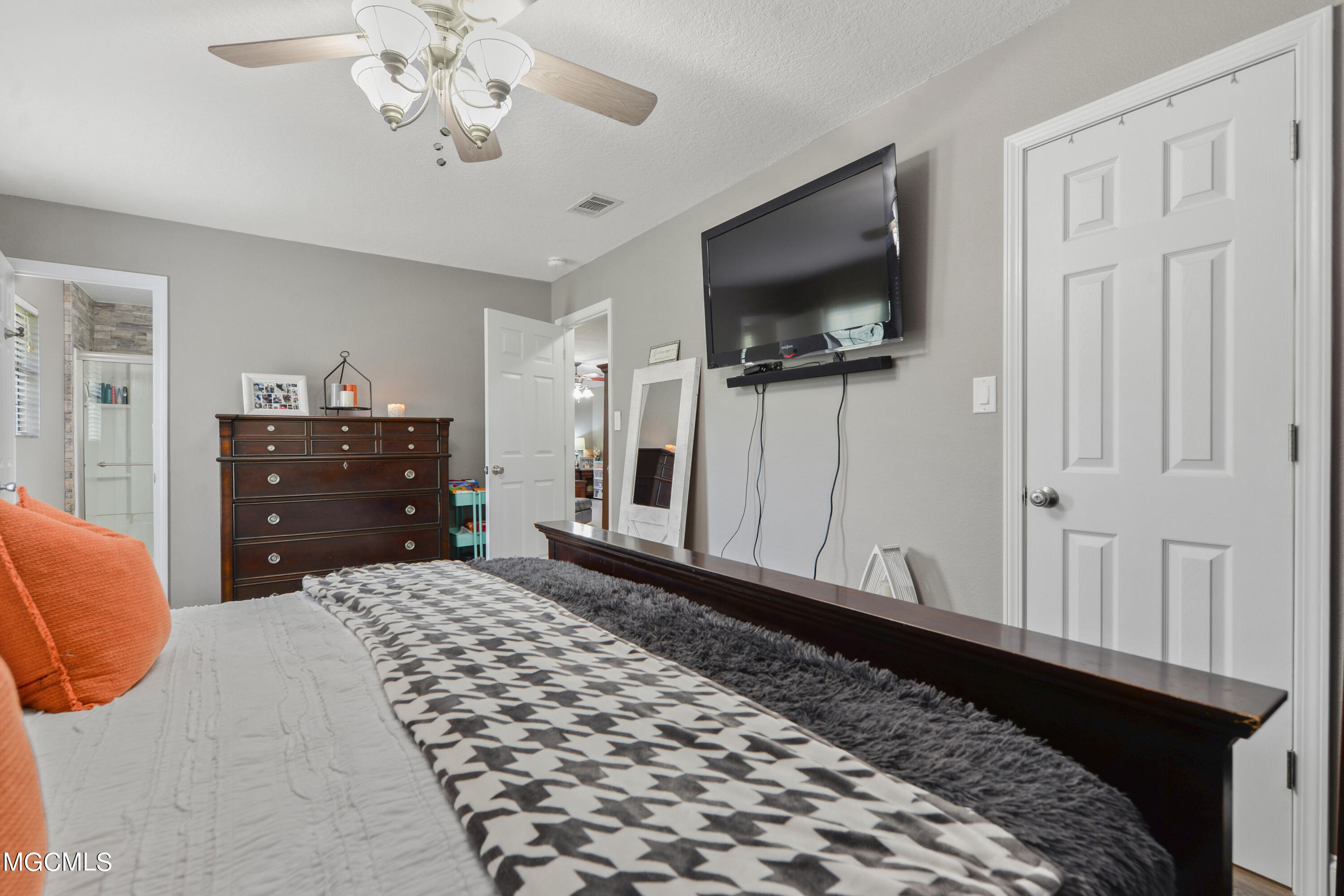 12094 Oaklawn Road Biloxi, MS 39532 - Photo 13 of 21 012
