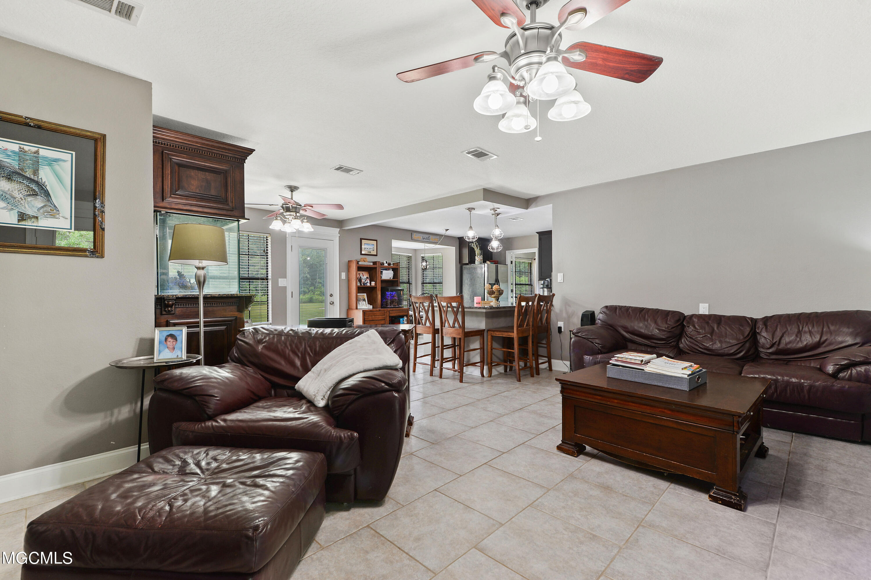 12094 Oaklawn Road Biloxi, MS 39532 - Photo 4 of 21 003