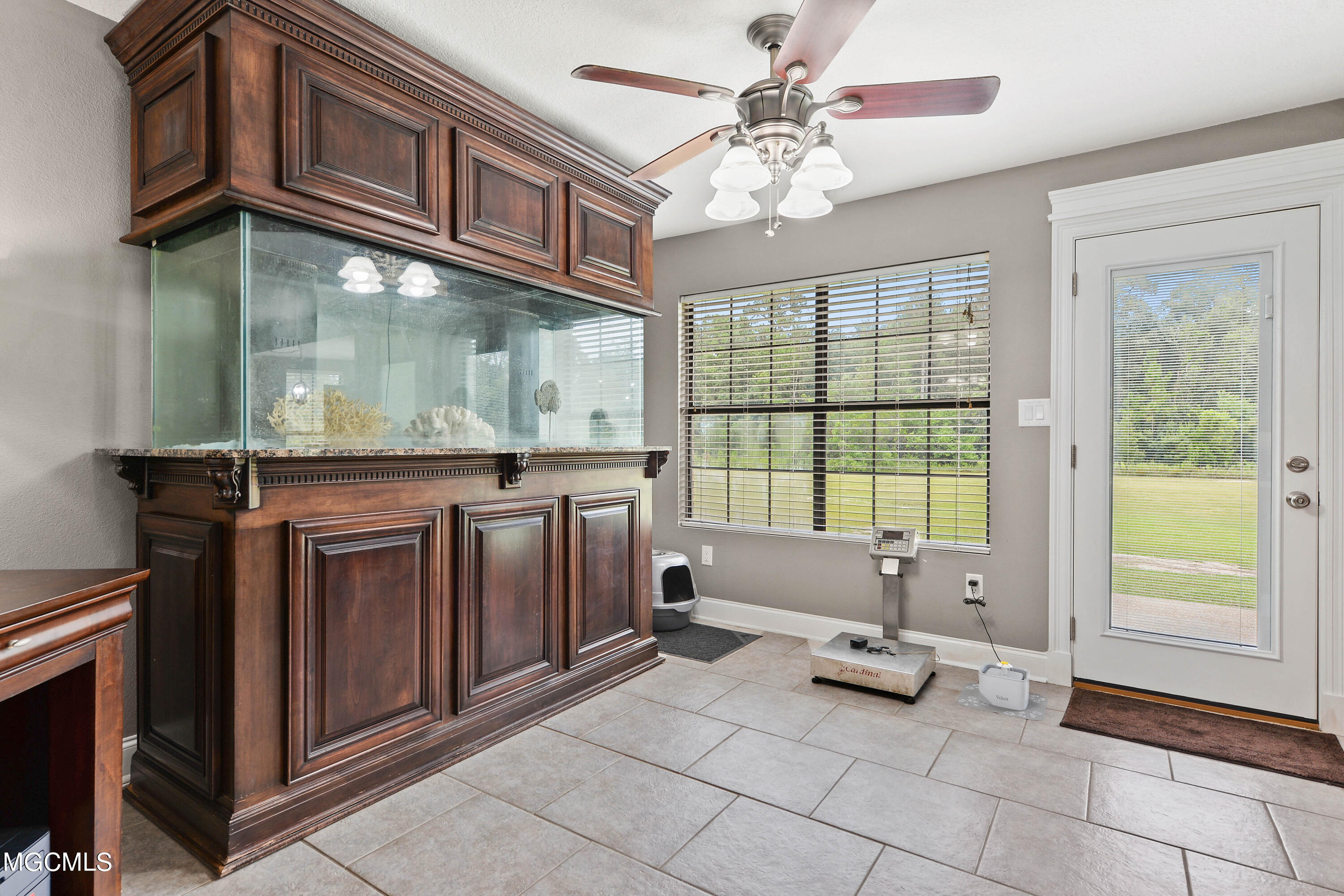 12094 Oaklawn Road Biloxi, MS 39532 - Photo 7 of 21 006