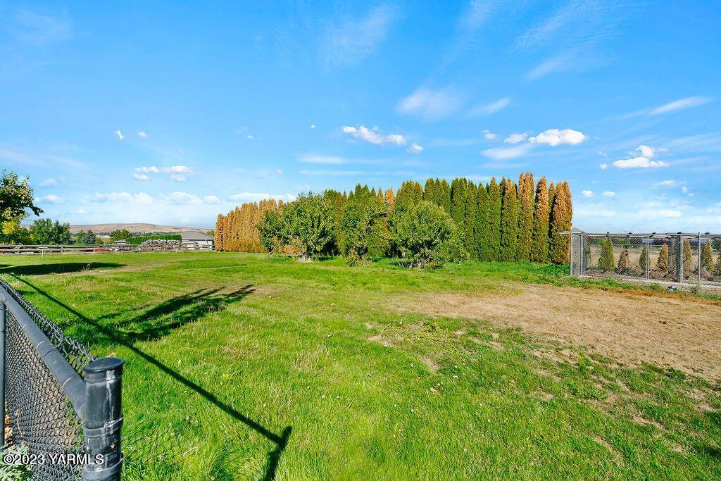 1703 Stein Road Yakima, WA 98908 - Photo 36 of 41 a view of a green field