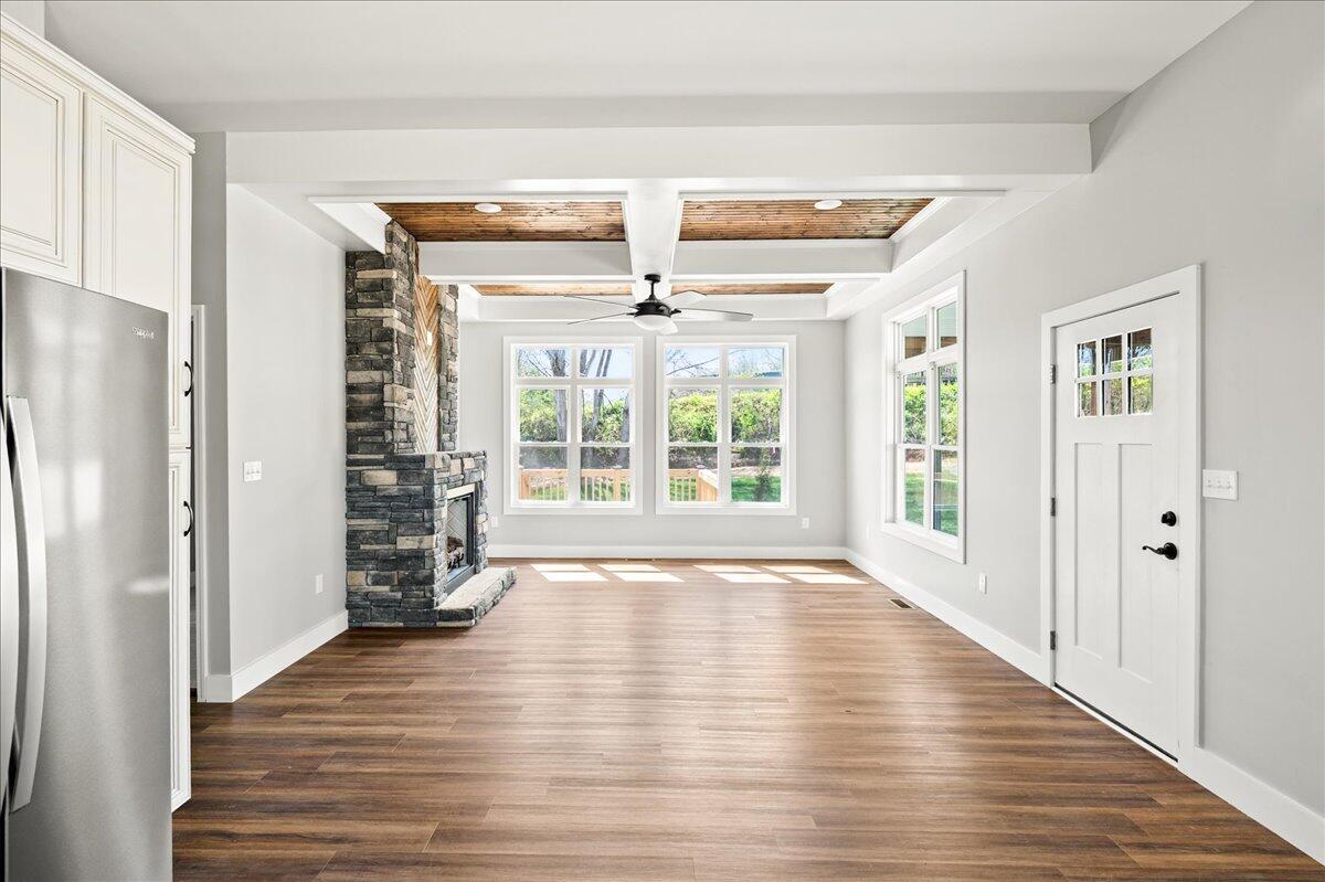 1234 Lloyd Hollow Road Corbin, KY 40701 - Photo 11 of 35 13-Kitchen to Family Room