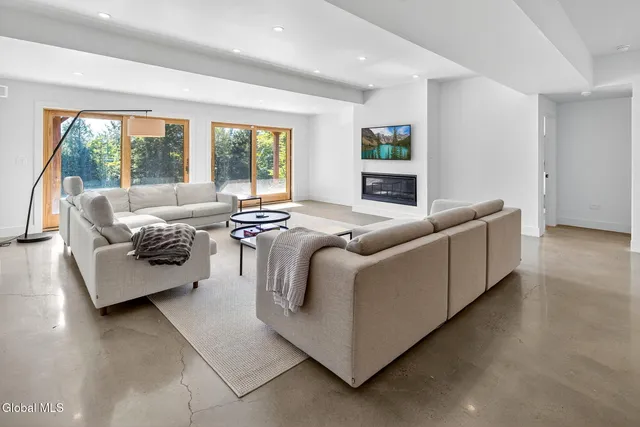 $2,900,000 | 110 Old Road, Windham, NY 12496