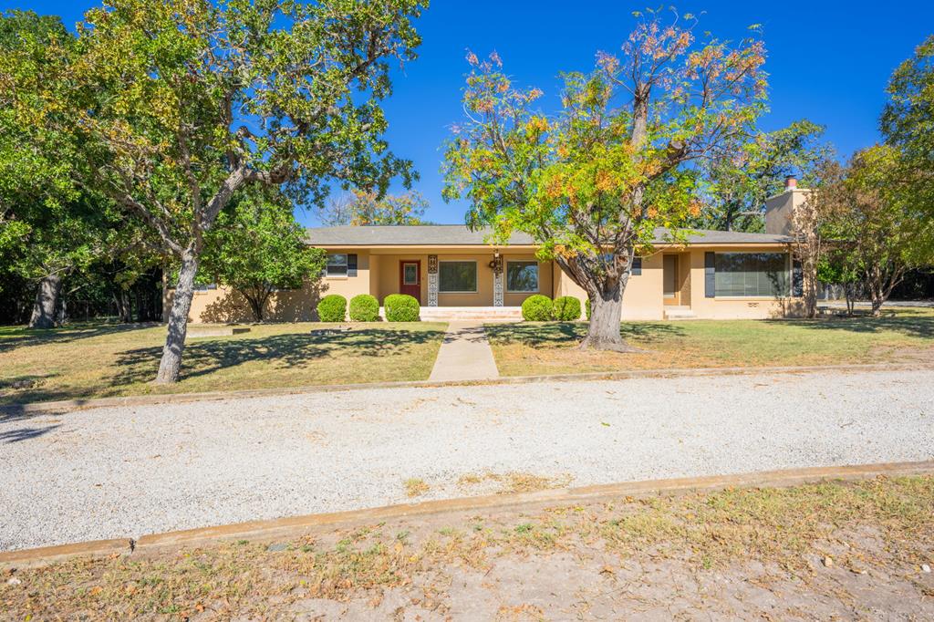 133 Royal Oaks Road Kerrville, TX 78028 - Photo 1 of 1 Main View