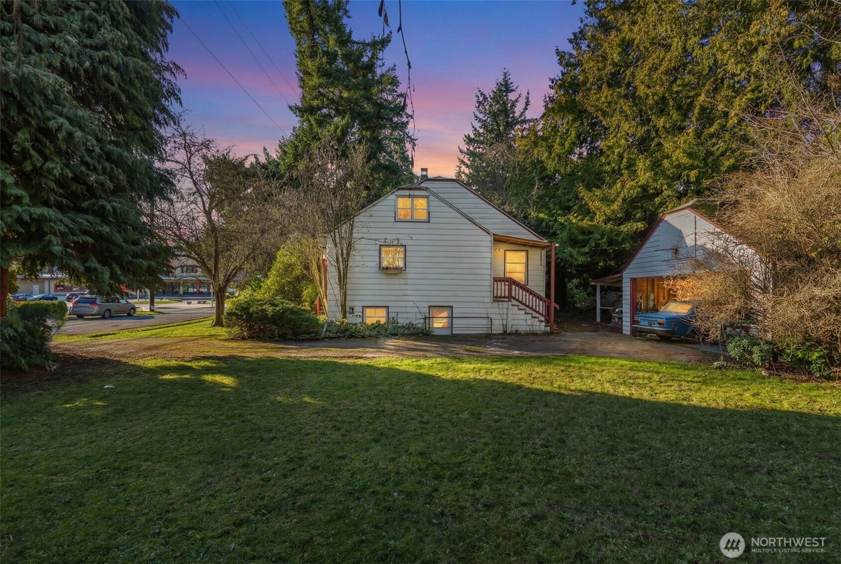 104 Northeast 120th Street Seattle, WA 98125 - Photo 3 of 18