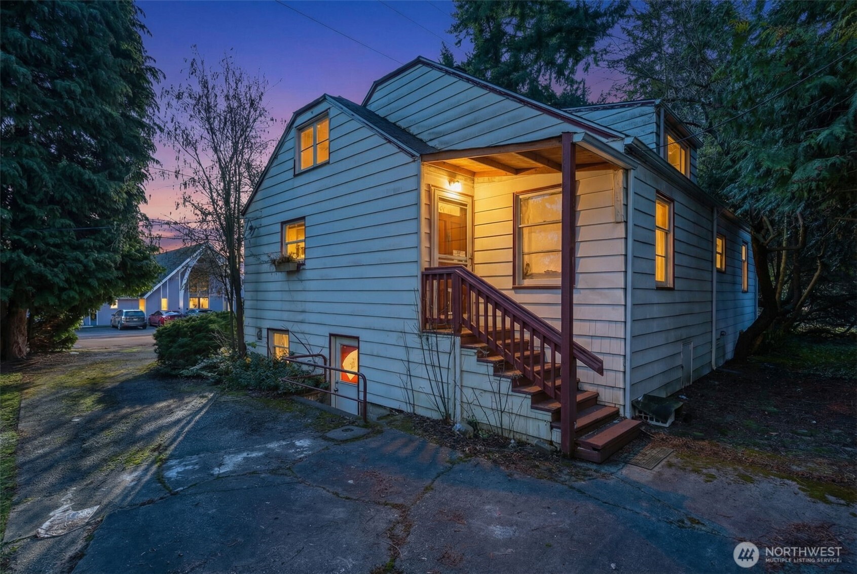 104 Northeast 120th Street Seattle, WA 98125 - Photo 5 of 18
