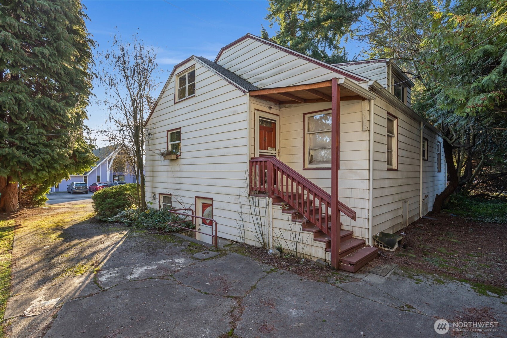 104 Northeast 120th Street Seattle, WA 98125 - Photo 10 of 18
