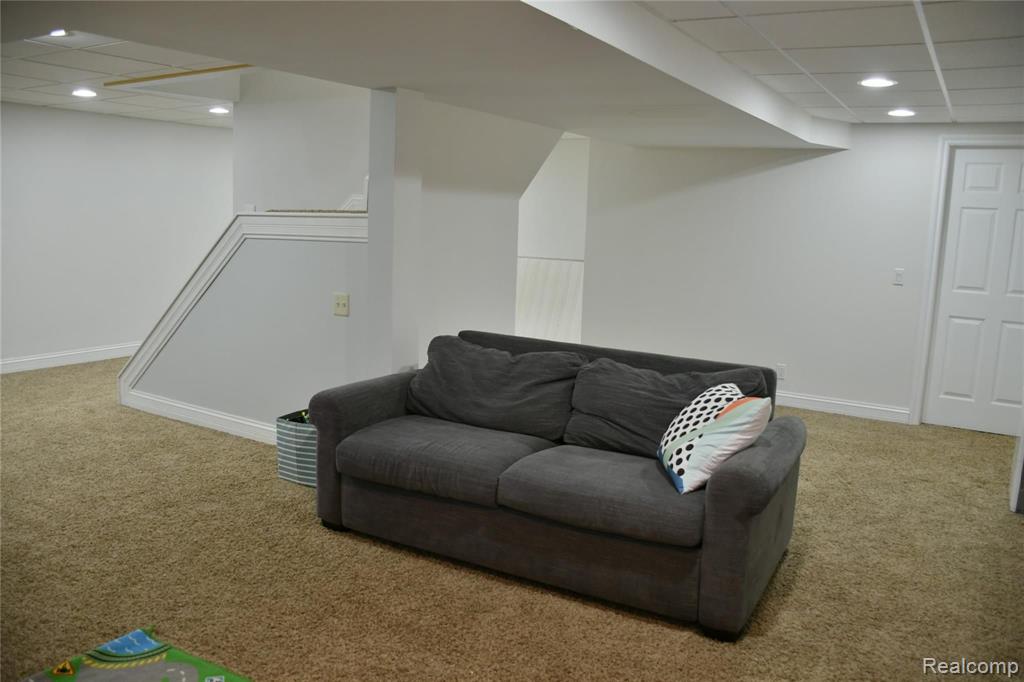 1420 Ridgeview Circle Lake Orion, MI 48362 - Photo 41 of 80 Gallery Image 41