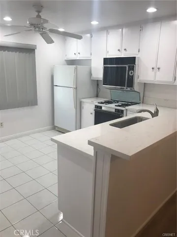 $3,495 | 22219 1/2 Erwin Street, Woodland Hills, CA 91367