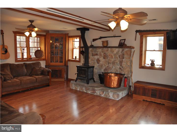 951 State Road Coopersburg, PA 18036 - Photo 5 of 22 Great Room