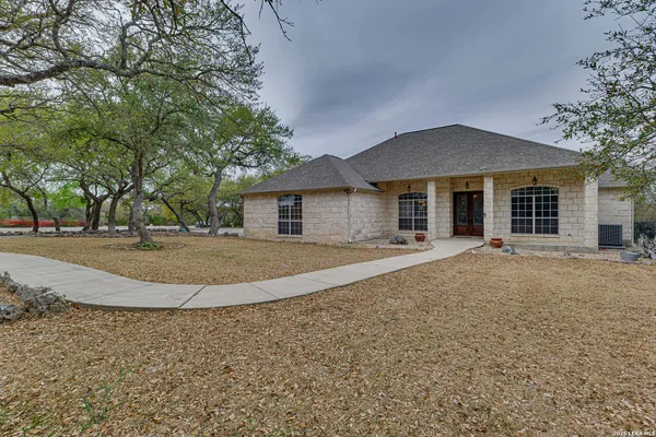 $699,000 | 676 River Chase Drive, New Braunfels, TX 78132