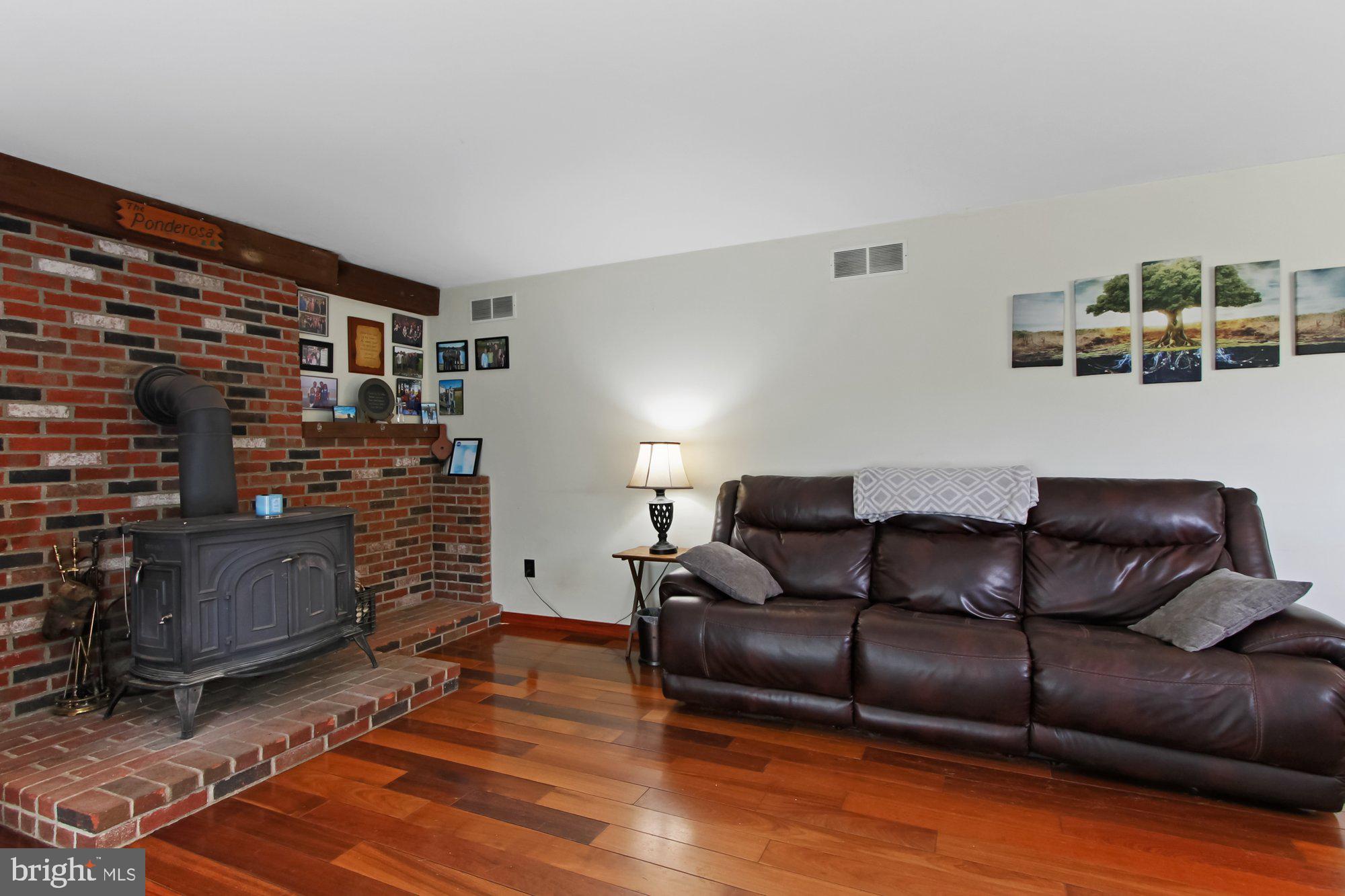 1114 Bucks Road Perkasie, PA 18944 - Photo 8 of 38 Living Room