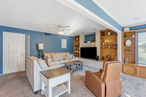 $484,999 | 6424 North Vagedes Avenue, Fresno, CA 93711