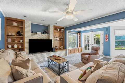$484,999 | 6424 North Vagedes Avenue, Fresno, CA 93711