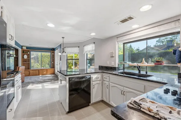 $484,999 | 6424 North Vagedes Avenue, Fresno, CA 93711