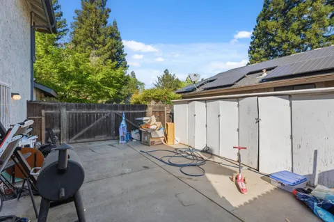 $484,999 | 6424 North Vagedes Avenue, Fresno, CA 93711