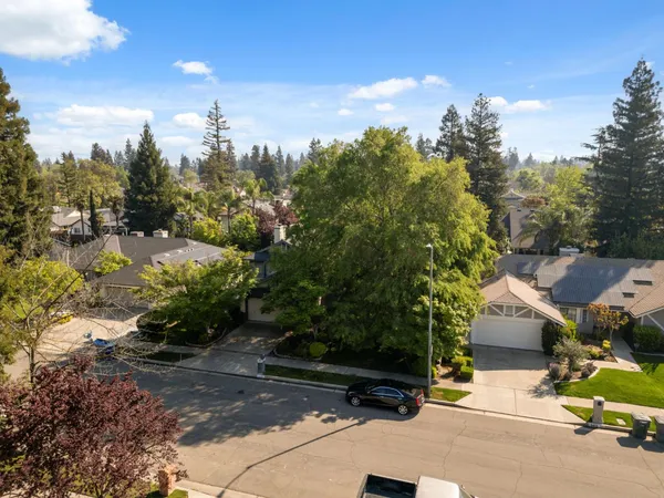 $484,999 | 6424 North Vagedes Avenue, Fresno, CA 93711