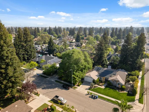 $484,999 | 6424 North Vagedes Avenue, Fresno, CA 93711