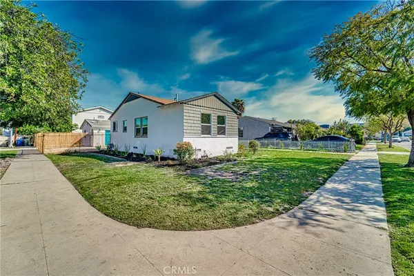 $2,995 | 1101 East 115th Street, Los Angeles, CA 90059