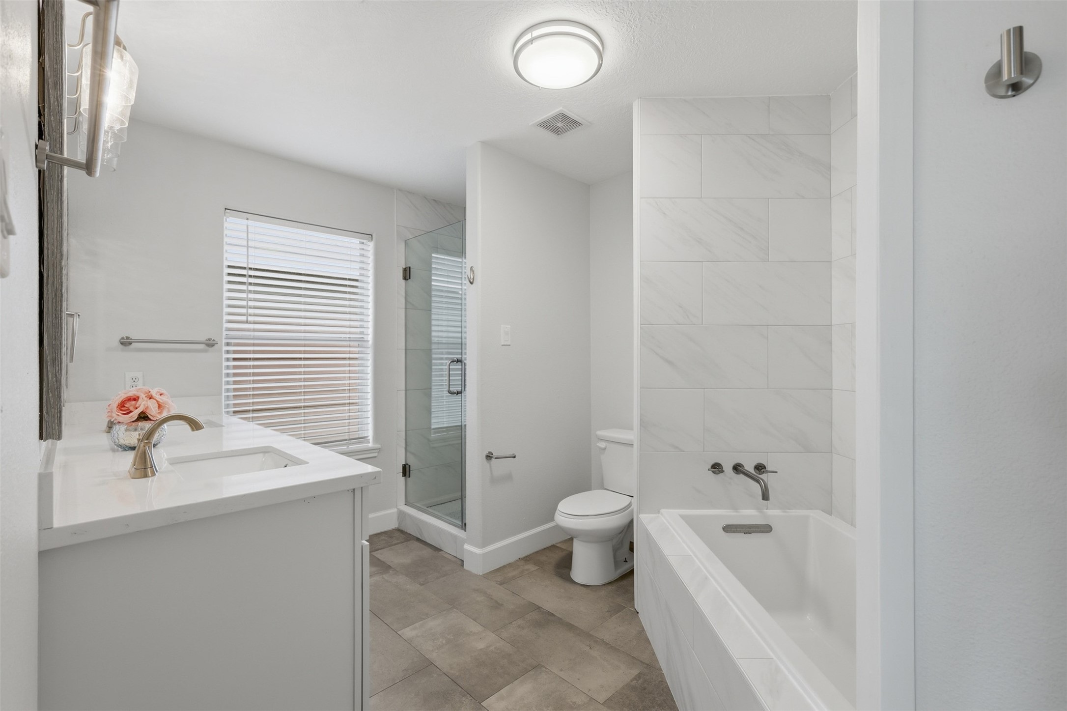 9026 McGallion Road Houston, TX 77022 - Photo 18 of 34